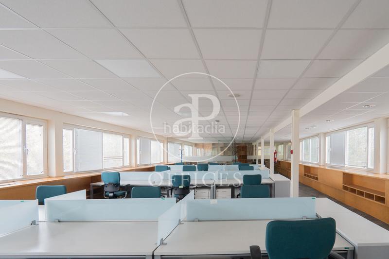 Foto 96fbf91d-284d-42d2-86c2-baeed086a8cb. Miete büro in Tres Olivos-Valverde Madrid