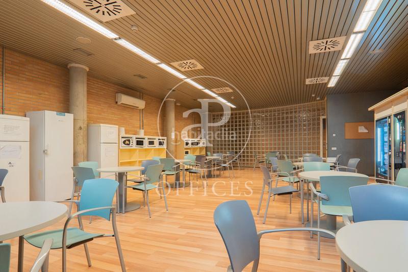 Foto efa1c4f4-669a-4928-9f39-2dc9b6de45b8. Miete büro in Tres Olivos-Valverde Madrid