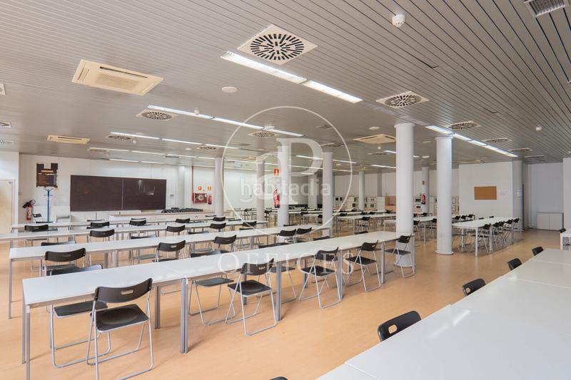 Foto 50375ea3-1b3e-4439-94d3-8f338833eaa2. Rent office space in Tres Olivos-Valverde Madrid