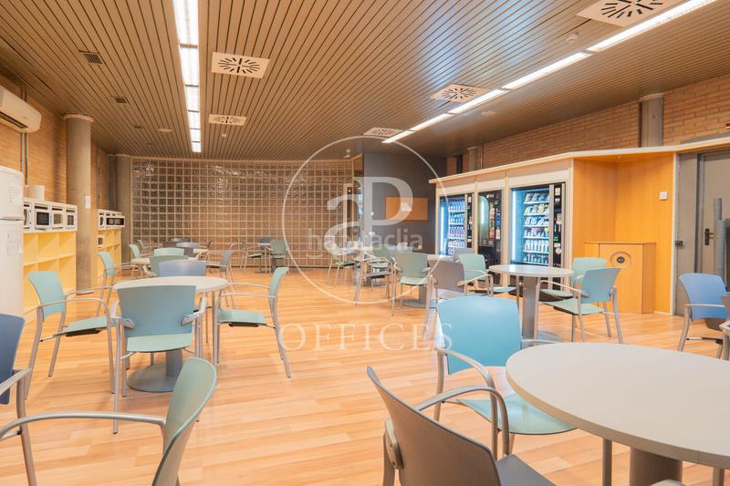 Foto 5ea4c64e-3970-44de-abe5-34fa7e28a31d. Rent office space in Tres Olivos-Valverde Madrid