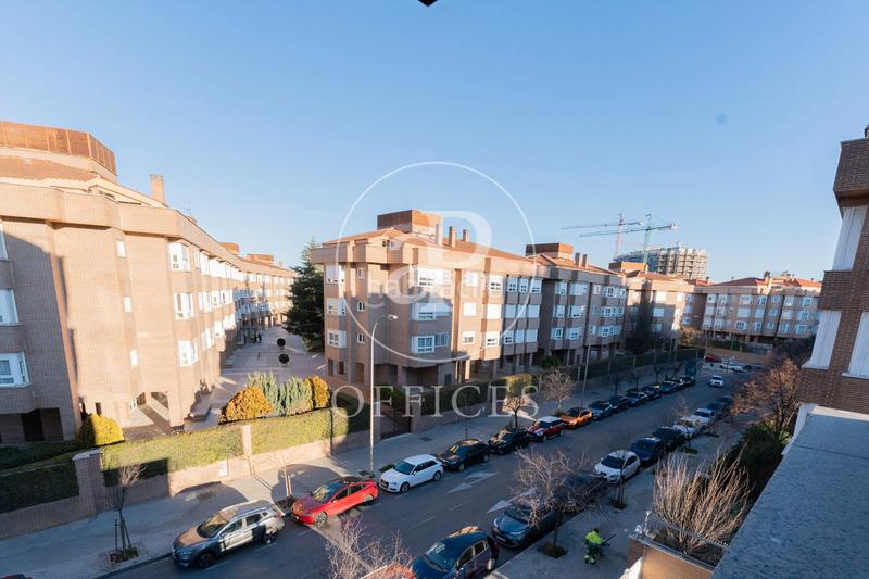 Foto 7d29fd9a-5202-4dc1-b173-d1f5be07ae66. Rent office space with heating in Atalaya Madrid