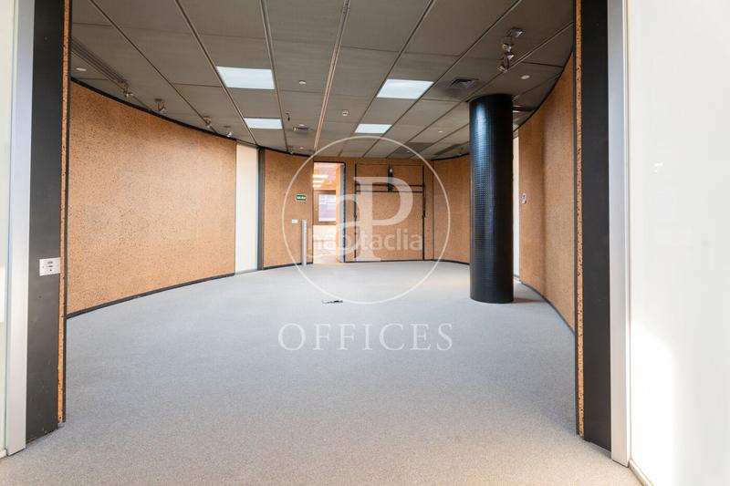 Foto 946fc219-22f8-48cd-b9e2-e2ae6feadfed. Rent office space with heating in Atalaya Madrid