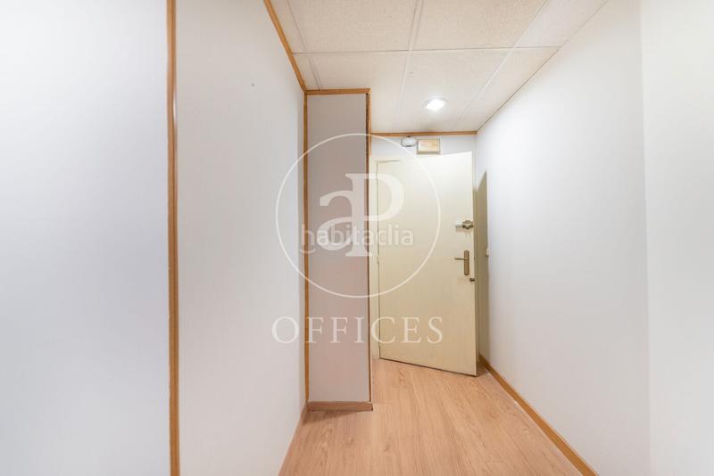 Foto 45ce41e1-dab2-4652-bece-12b19e32cd4f. Office space with heating in Castillejos-Cuzco Madrid