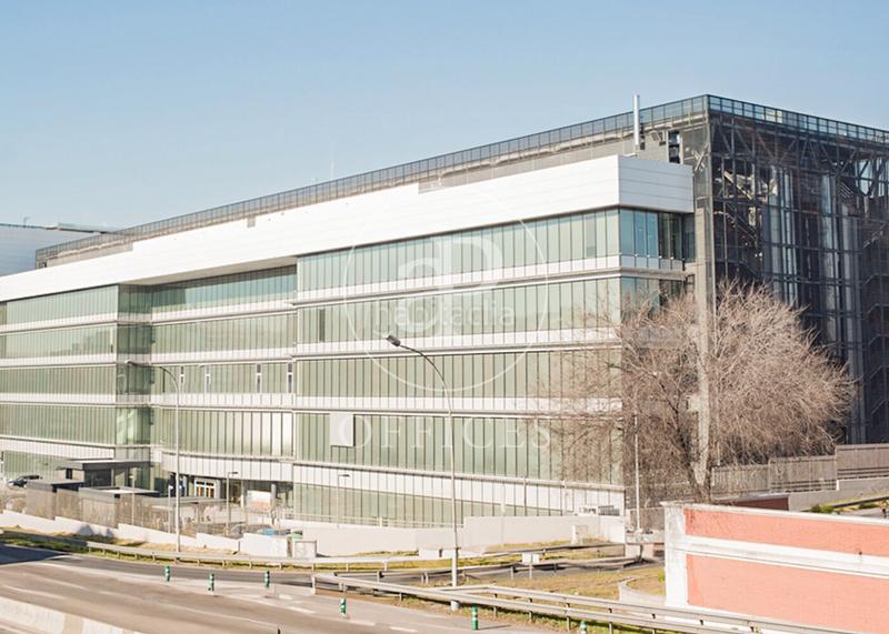 Foto 56a49ea1-7a6a-4397-8eff-be50825708c7. Miete büro mit heizung in San Juan Bautista Madrid