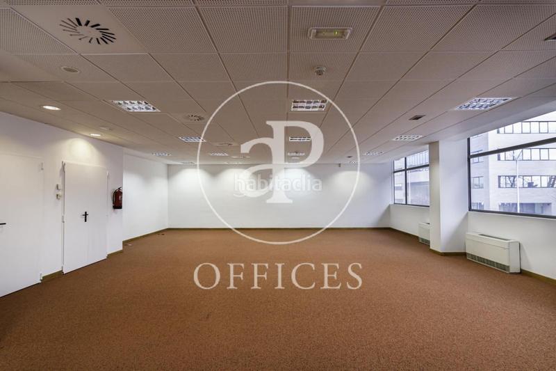 Foto 435669df-e130-4cf4-8ab4-2e0de5e98a04. Alquiler oficina  en alquiler en barajas en Madrid