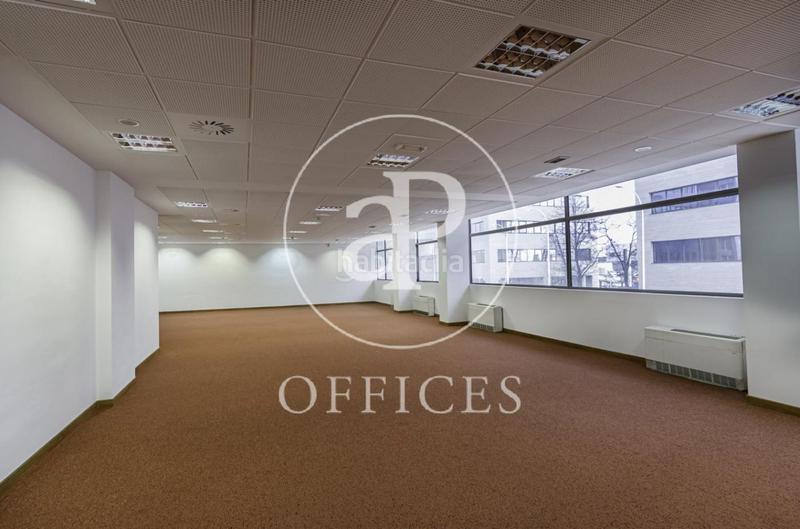 Foto 94eec558-9f4c-4b63-bee7-a95125a53c36. Alquiler oficina  en alquiler en barajas en Madrid