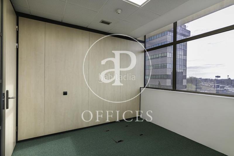 Foto 75b7401e-b32c-4b15-a9ea-ee321aa68b87. Miete büro mit heizung in Aeropuerto Madrid