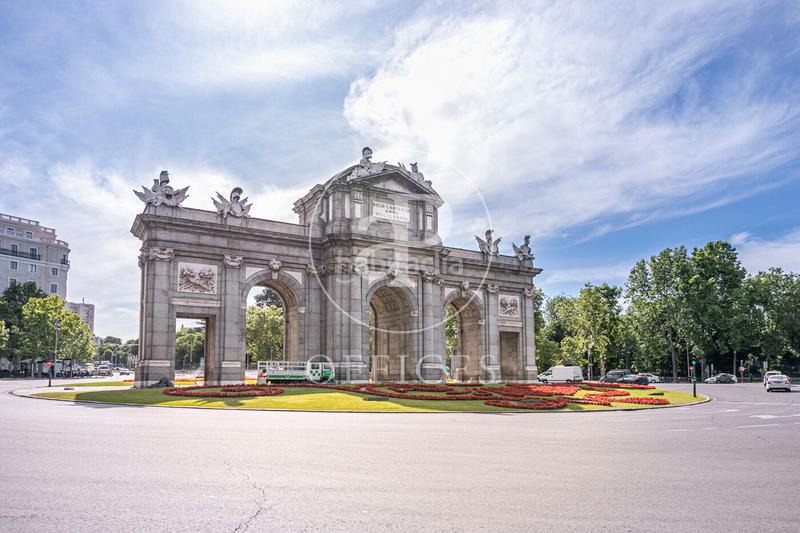 Foto beb53c8a-0c54-4355-b81e-1ab4a2f63b85. Alquiler oficina edificio en alquiler en paseo de recoletos. en Madrid