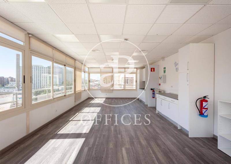 Foto 114728e2-ff35-48ff-9921-8ec3df539727. Ufficio in c. de manuel tovar 33 in Tres Olivos-Valverde Madrid