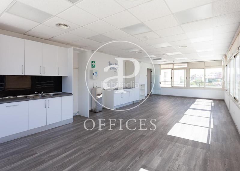 Foto d6a73f97-59c8-407f-bf50-3f8d1459b752. Ufficio in c. de manuel tovar 33 in Tres Olivos-Valverde Madrid