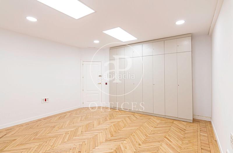 Foto 06c36882-fd6b-45c0-8b14-eeb6eed363cd. Büro mit heizung in El Viso Madrid