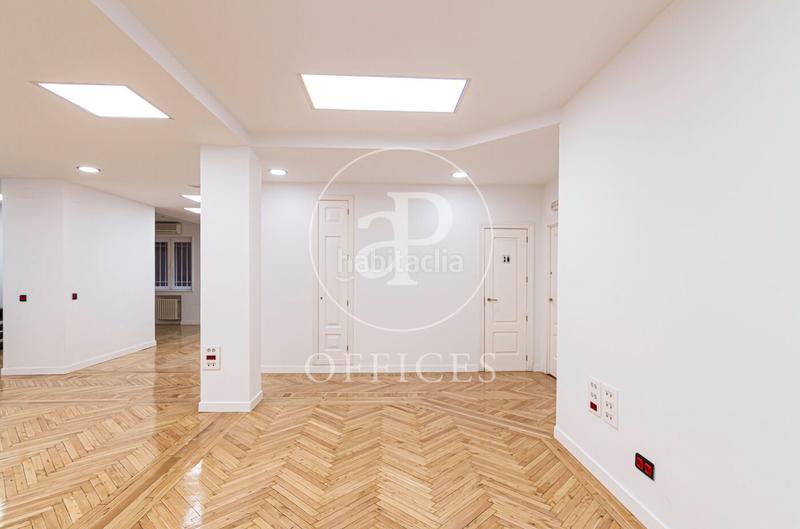 Foto 2f570c1f-769f-48ce-8935-4d00b8160538. Büro mit heizung in El Viso Madrid