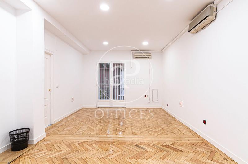 Foto 8543d131-e3a5-47a3-8022-29a6e7c187b9. Büro mit heizung in El Viso Madrid