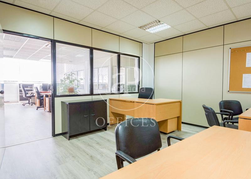 Foto 07221277-0ec9-452a-964a-8a5413c3f40f. Office space with heating in Canillas Madrid
