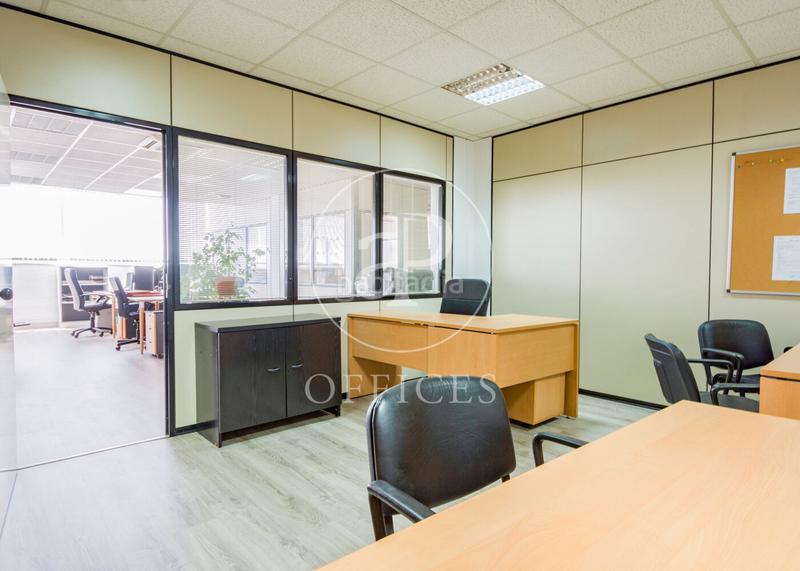 Foto 48717d79-3f36-4217-894e-4158bd344b78. Office space with heating in Canillas Madrid
