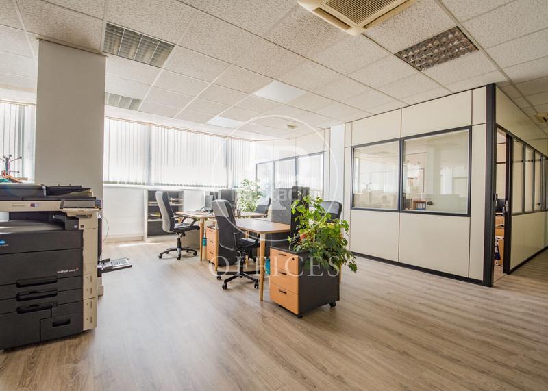 Foto 7e636d63-d728-42f1-9266-828faf2aa01c. Office space with heating in Canillas Madrid