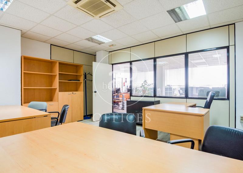 Foto 9cc0e128-f54d-4b31-b689-172305ebb20a. Office space with heating in Canillas Madrid