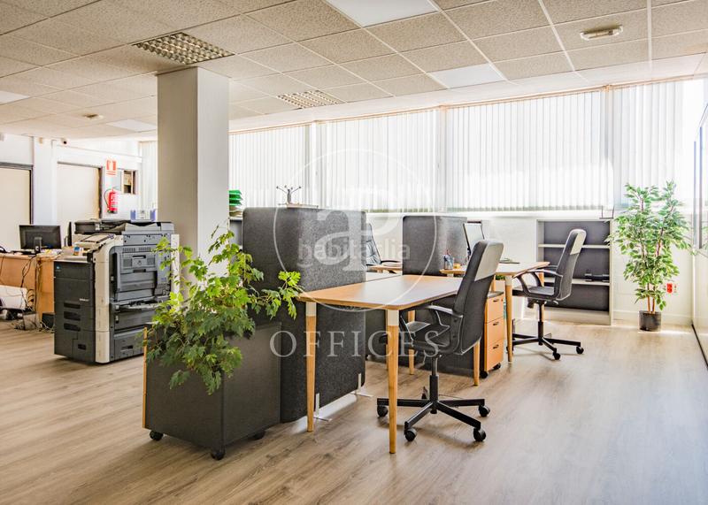 Foto afefd886-3925-44a4-b121-dc6916d6188c. Office space with heating in Canillas Madrid