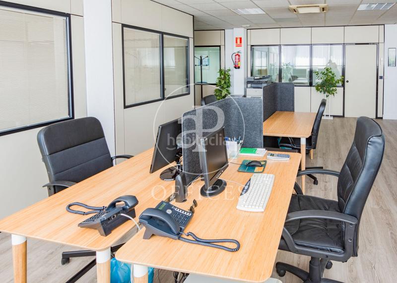Foto bc438f2a-4608-4fd2-b2b2-b85c26964a64. Office space with heating in Canillas Madrid
