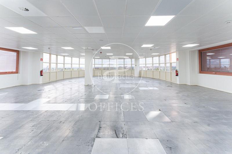 Foto ad626a70-d7af-4a16-a7cc-c67b73e9c878. Location bureau avec chauffage dans Corralejos-Campo de las Naciones Madrid