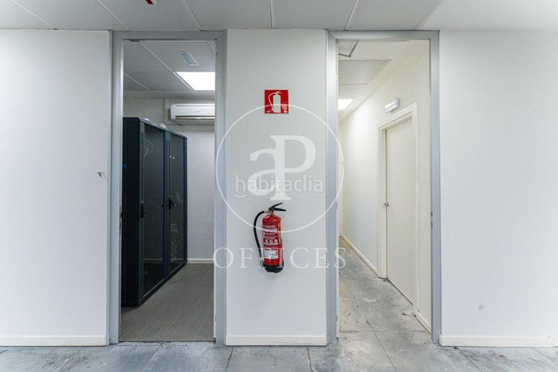 Foto 1ffe8009-4757-43e1-adf2-ef04610c6399. Rent office space with heating in Corralejos-Campo de las Naciones Madrid