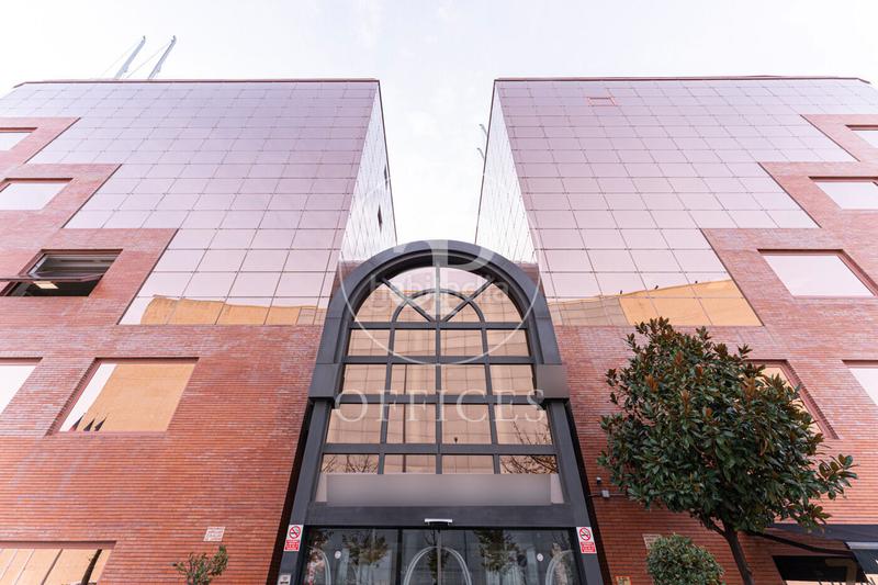 Foto 237b9675-87f2-43f7-9b93-4dd40615ce93. Rent office space with heating in Corralejos-Campo de las Naciones Madrid