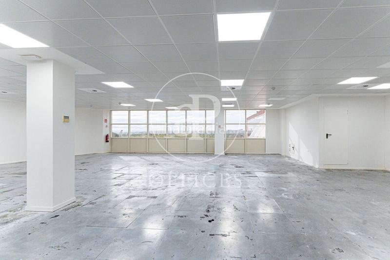 Foto 584d1e95-4349-45aa-88dc-64b90e1b51fd. Rent office space with heating in Corralejos-Campo de las Naciones Madrid