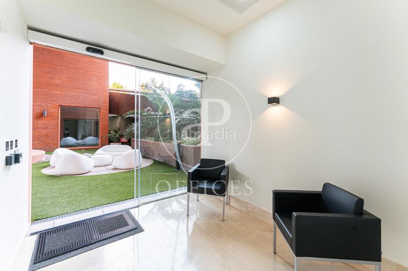 Foto 7ae126a3-7474-42e5-abdf-eadeb85ea994. Rent office space with heating in Corralejos-Campo de las Naciones Madrid