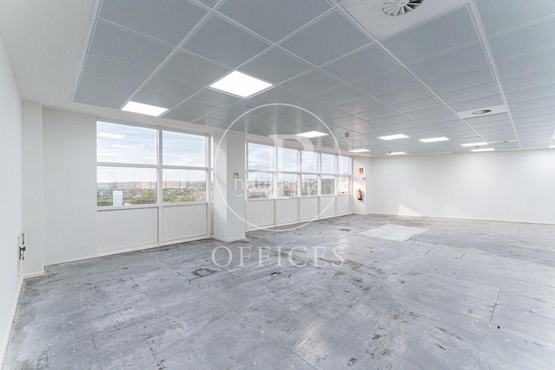 Foto cd2ec3a7-0ccd-40cb-ac62-9a04555810f7. Rent office space with heating in Corralejos-Campo de las Naciones Madrid