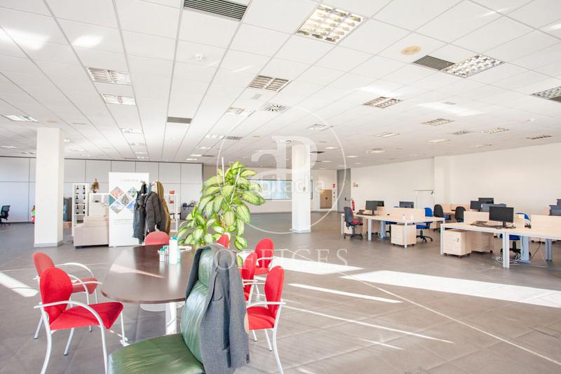 Foto 7bcd475f-7354-4dcf-b6cd-93f5620560da. Rent office space with heating in Zona Industrial Alcobendas