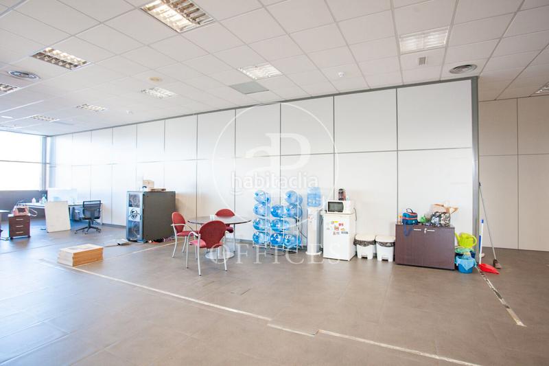 Foto b6a5c719-c02e-4975-99f1-4c3b95902edb. Rent office space with heating in Zona Industrial Alcobendas