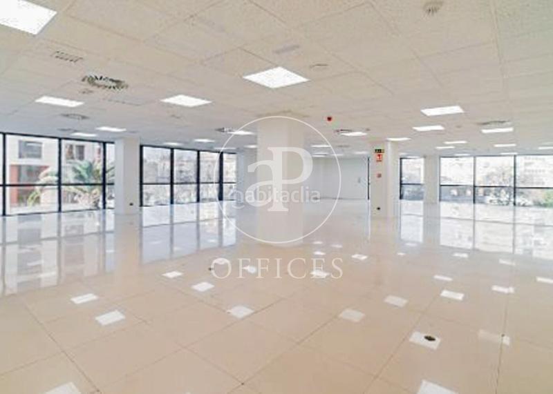 Foto 76e9f265-8820-438b-b560-1cb6d9e94376. Miete büro in San Juan Bautista Madrid