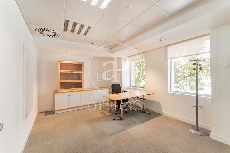 Foto 8cc9d34f-6906-4f36-b764-e295807aa602. Rent office space with heating in Almagro Madrid