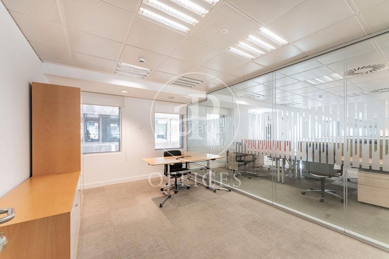 Foto 902c115f-9daf-40d1-92e6-a3ca7b7a9f76. Rent office space with heating in Almagro Madrid