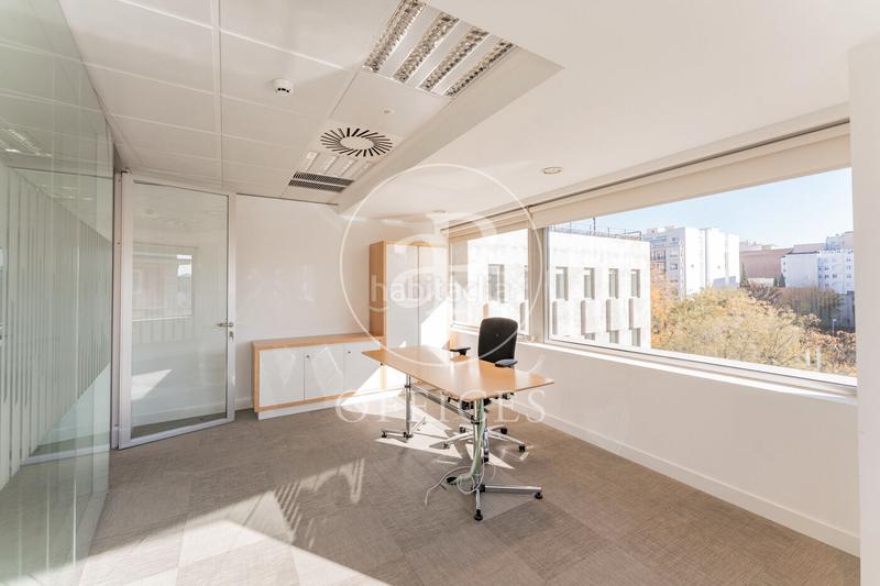 Foto 94980359-602c-4727-98da-f7d00250fd13. Rent office space with heating in Almagro Madrid