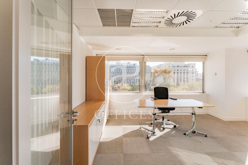 Foto a51557ea-63ae-4c56-8efd-df82de474ceb. Rent office space with heating in Almagro Madrid