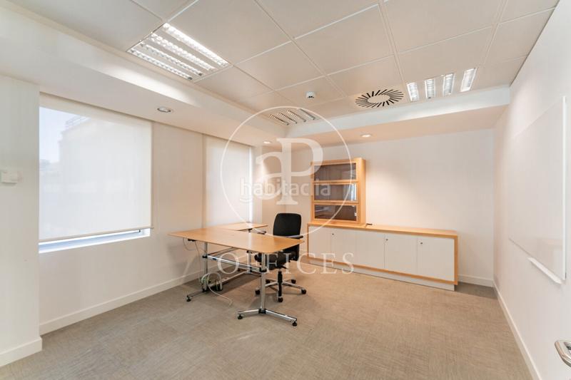 Foto c255e3ce-498c-4e7c-a7a5-3a28a57135ae. Rent office space with heating in Almagro Madrid