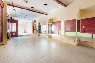 Oficina en C. de cartagena 64. Local en venta en calle cartagena