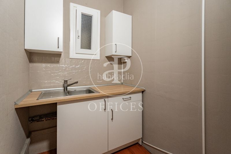 Foto b92ab310-a736-4102-a880-881059869563. Affitto ufficio in Almagro Madrid