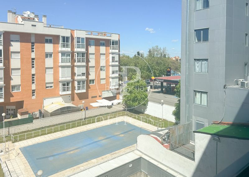 Foto 6a46e73a-ec8f-44fe-ac3d-44d025803111. Miete büro mit heizung in Simancas Madrid