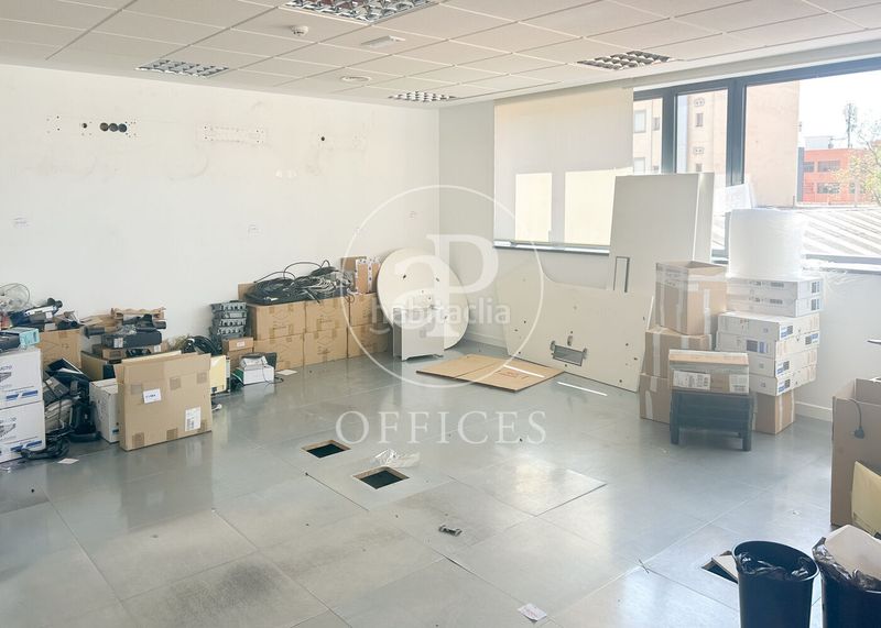 Foto 7b05224d-1195-4d58-94f1-1a4e95bac581. Miete büro mit heizung in Simancas Madrid