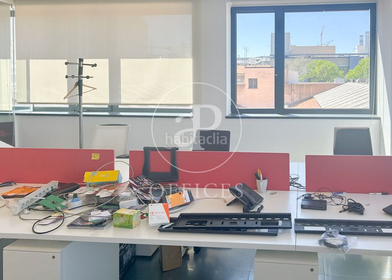 Foto 95141ebb-7be4-42b8-bda6-7f223b0ae6b6. Miete büro mit heizung in Simancas Madrid