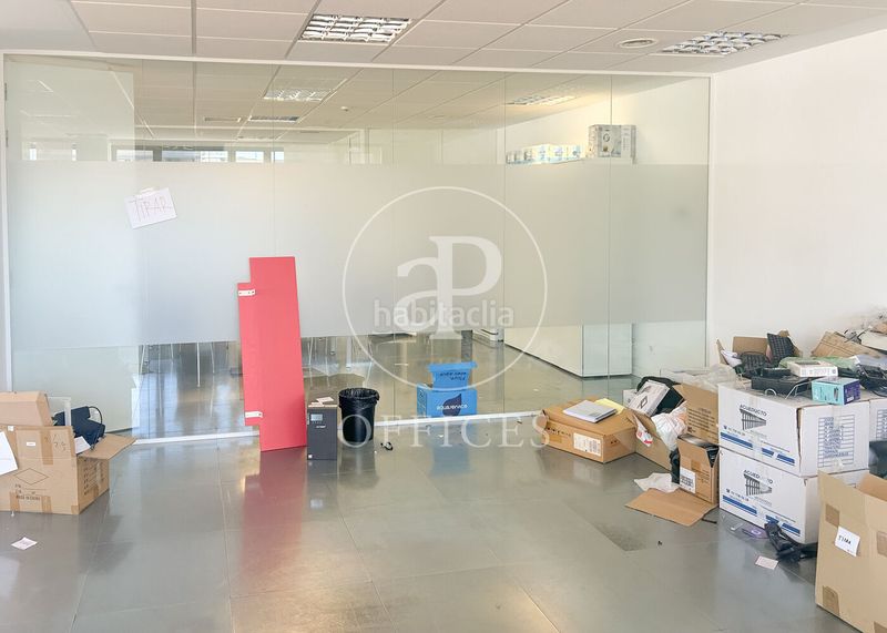 Foto fe17ba2c-c206-48cb-858b-84e2d216cd35. Miete büro mit heizung in Simancas Madrid