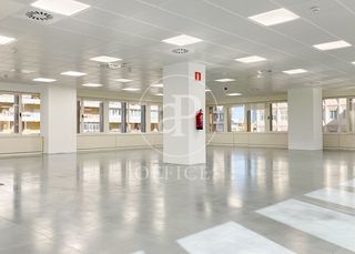 Location Bureau à Castilla. Oficina 592 m2 en alquiler en chamartin
