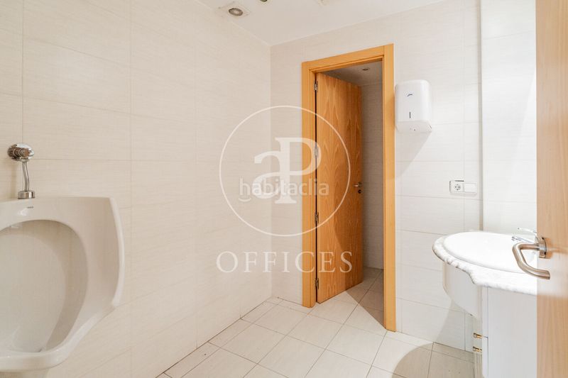 Foto 2190c129-e501-4b59-8397-277da2b27a56. Affitto ufficio con riscaldamento in Almagro Madrid