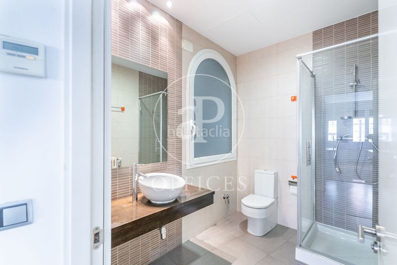 Foto 100f1292-f425-40e9-b0b0-b4f17c9b429b. Miete büro mit heizung in Palacio Madrid