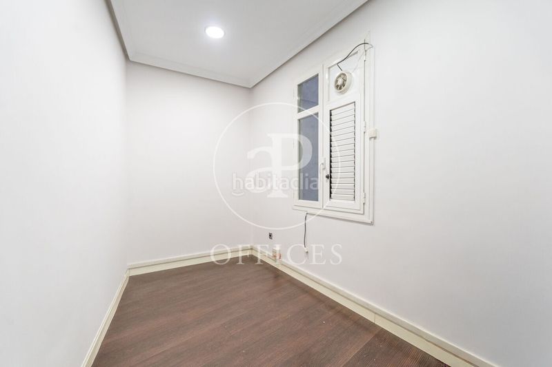 Foto 2674ab70-7c14-4c62-948b-db70bc98430c. Miete büro mit heizung in Palacio Madrid