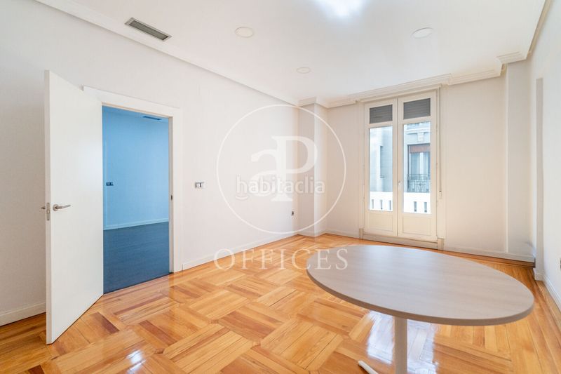 Foto 2b8aadac-8d9c-46cd-82f8-5a2116867757. Miete büro mit heizung in Palacio Madrid