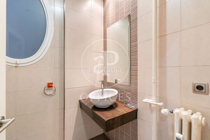 Foto 6244725b-86f9-4d07-937f-8656bd579def. Miete büro mit heizung in Palacio Madrid