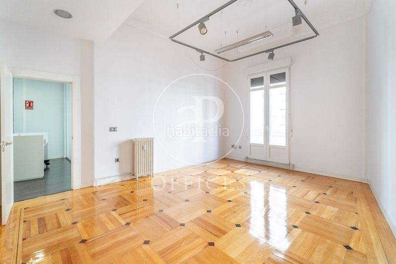 Foto b02883ca-0605-48a5-b8ed-2f19bd407659. Miete büro mit heizung in Palacio Madrid